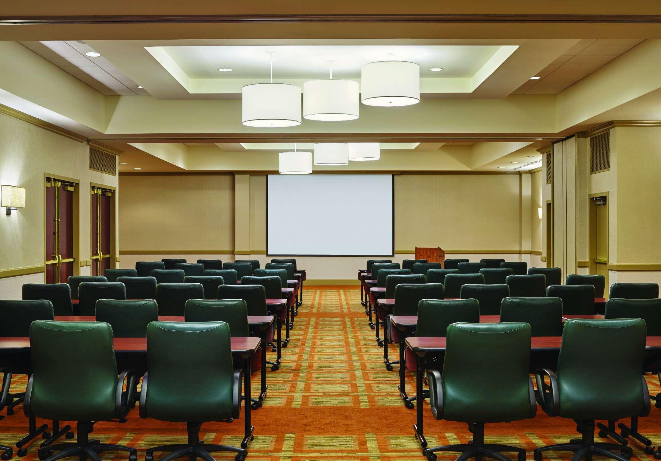 Doubletree Suites By Hilton Hotel Philadelphia West Plymouth Meeting Extérieur photo