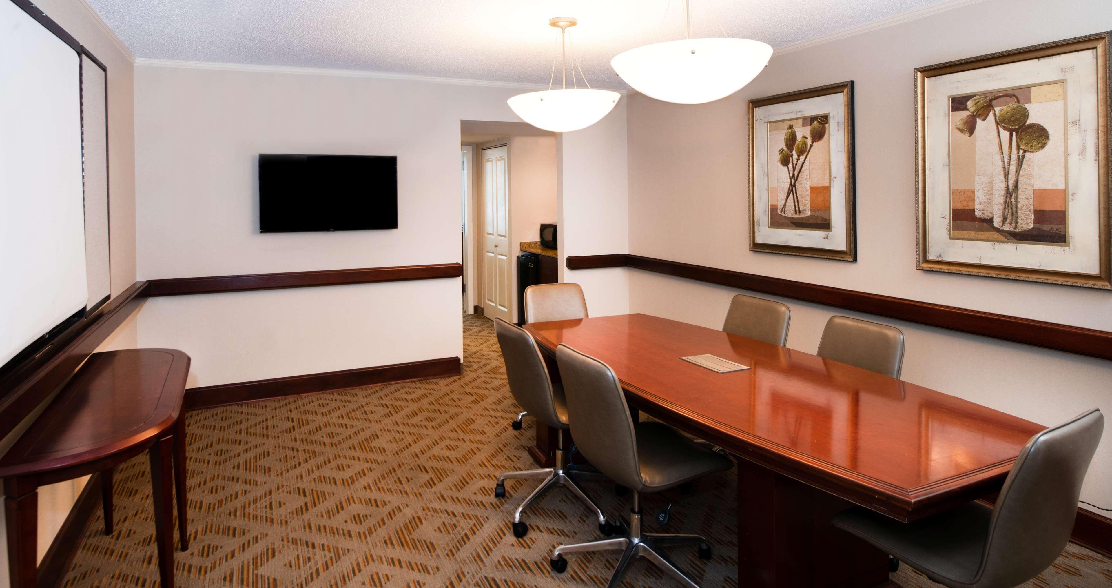 Doubletree Suites By Hilton Hotel Philadelphia West Plymouth Meeting Extérieur photo