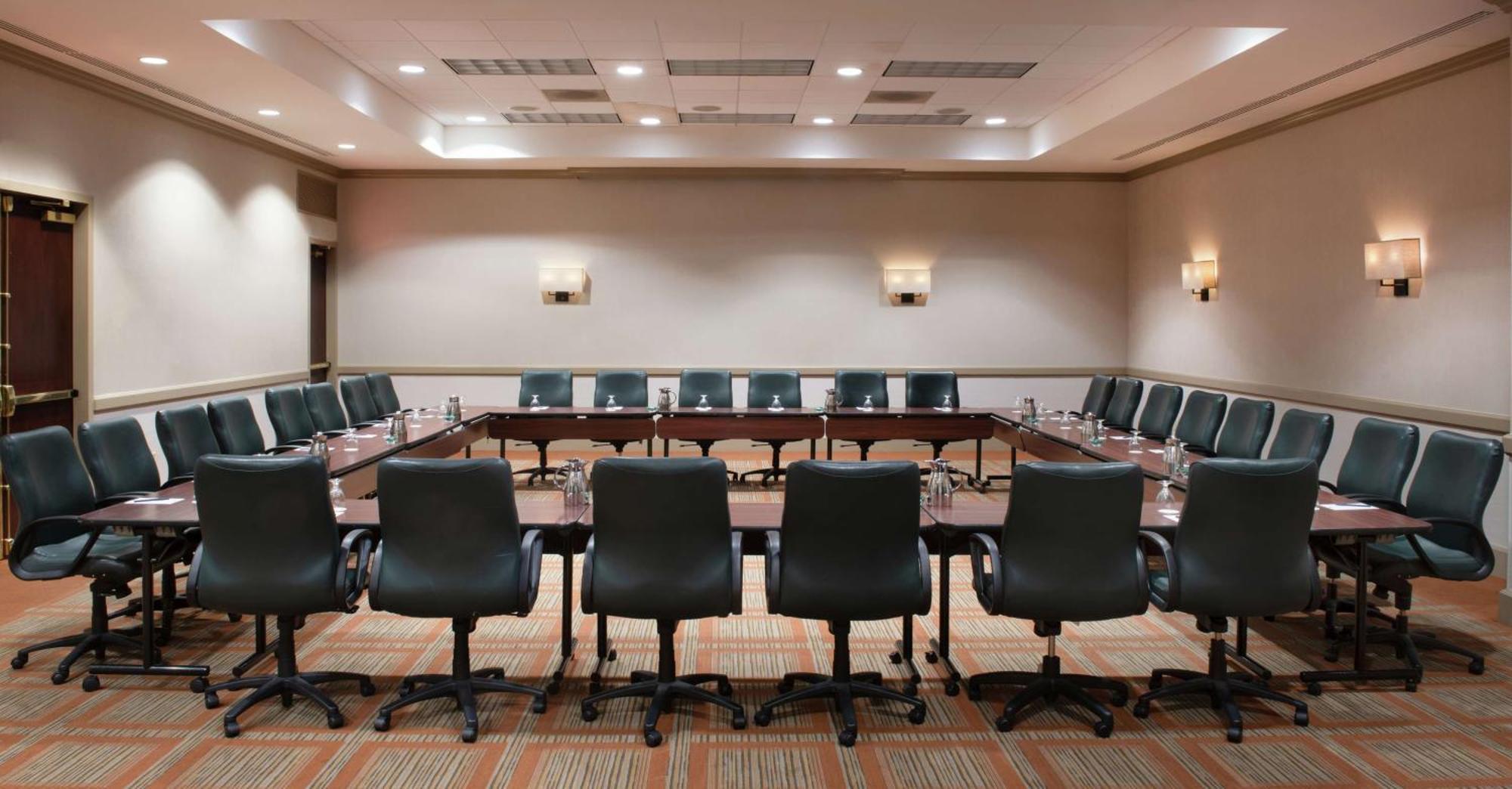 Doubletree Suites By Hilton Hotel Philadelphia West Plymouth Meeting Extérieur photo