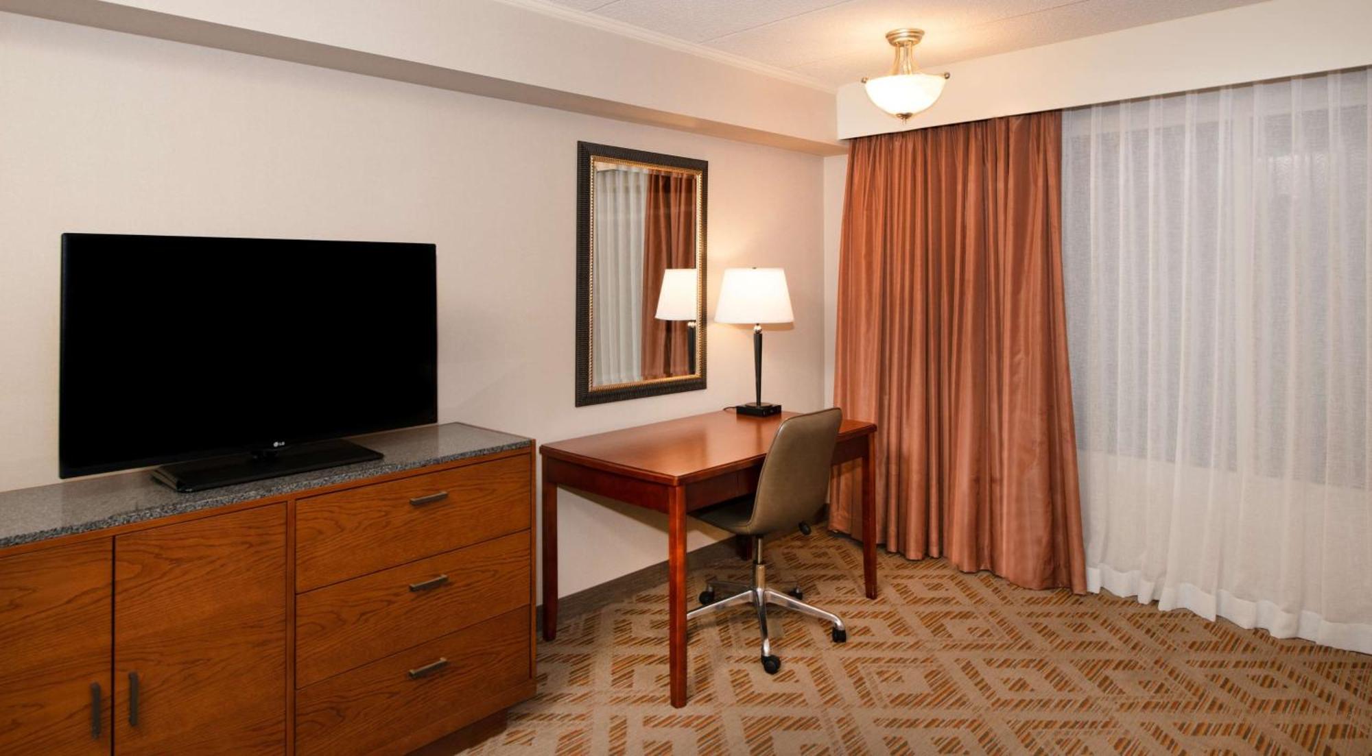 Doubletree Suites By Hilton Hotel Philadelphia West Plymouth Meeting Extérieur photo