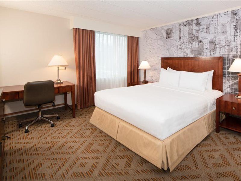 Doubletree Suites By Hilton Hotel Philadelphia West Plymouth Meeting Extérieur photo